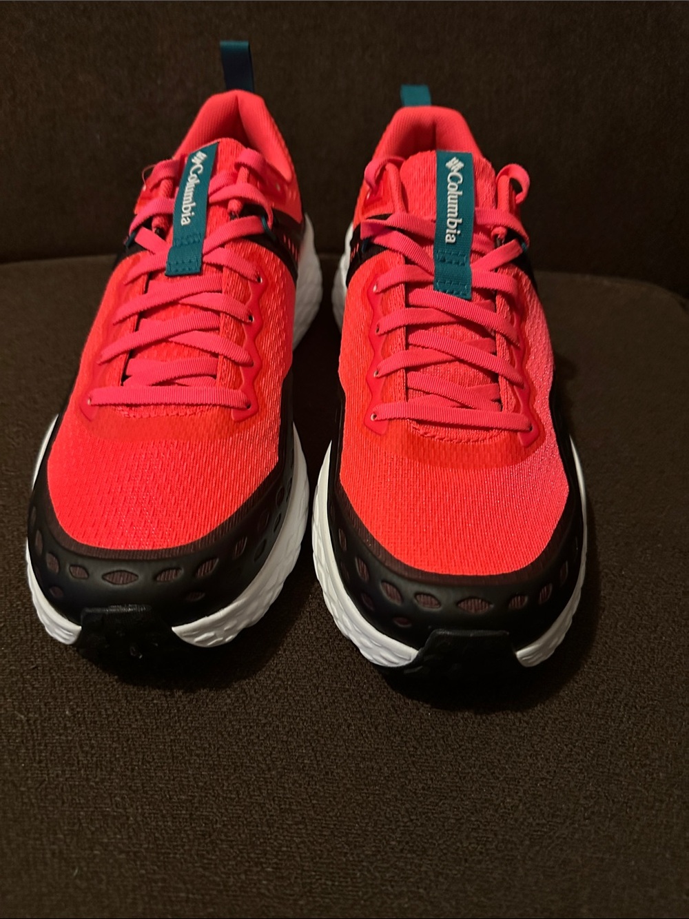 NWOT Columbia Women’s Konos TRS Coral/Teal Trail Sneakers. Size 11.